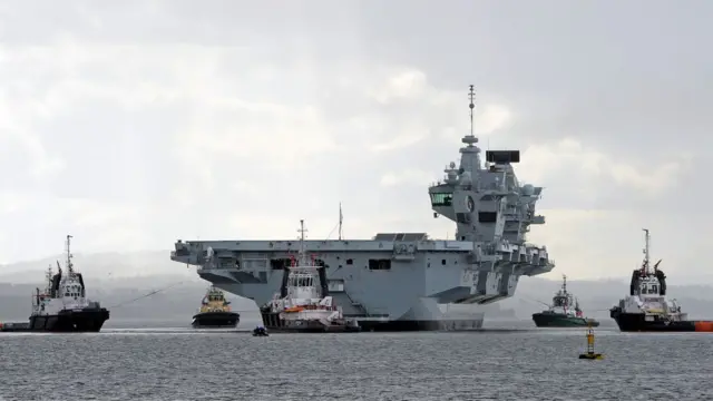 "Куин Элизабет" - относительно новый и единственный британский авианосец