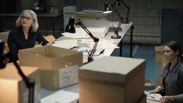 Jodie Foster dan Shailene Woodley dalam "The Mauritanian"