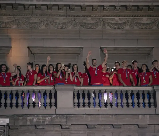 „Srce mi je puno kad vas vidim“, izjavila je tekvondistkinja i osvajačica zlatne medalje Milica Mandić, obraćajući se navijačima