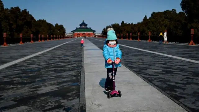 लहान मुलांमध्ये हलक्या स्वरूपाची लक्षणं दिसून आली आहेत
