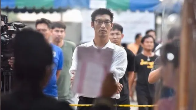 ธนาธร จึงรุ่งเรืองกิจ