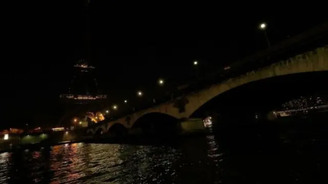 برجا بتروناس التوأم في العاصمة الماليزية كوالامبور