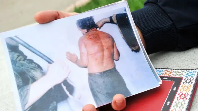 দ্য হেগের আদালতে পেশ করা হয় বসনিয় মুসলিমদের উপর নির্যাতনের ছবি।