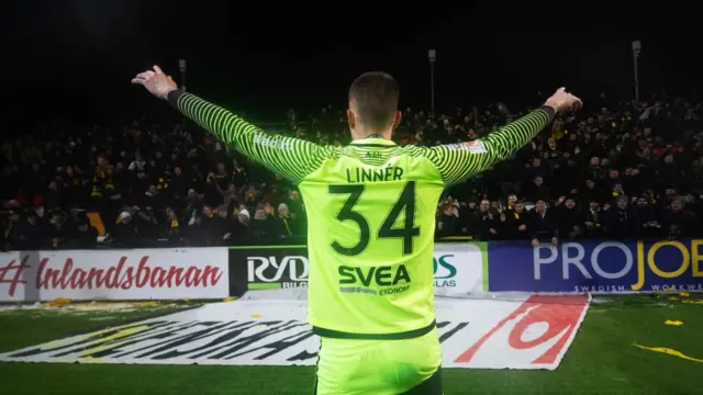 વિજેતાની તસવીર