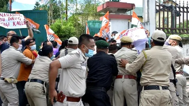 ड्रग्स कारोबार के ख़िलाफ़ प्रदर्शन