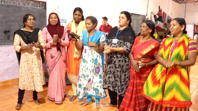 కేరళ సహాయ శిబిరాల్లో పిల్లలు