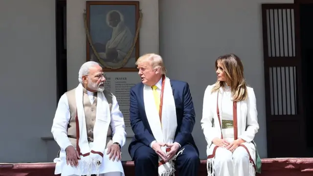 भारत दौरे पर आए डॉनल्ड ट्रंप साबरमती आश्रम में