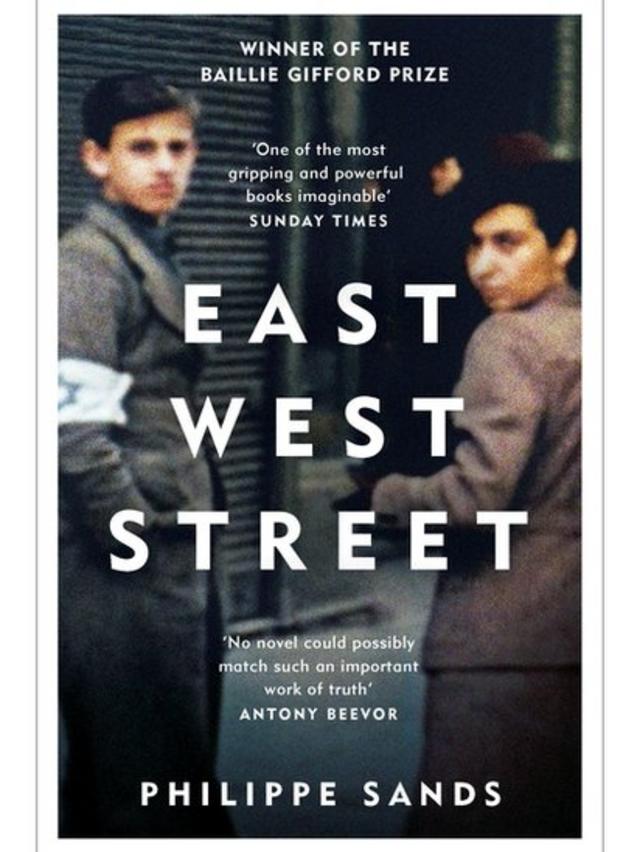 Portada del libro "East West street: on the origins of genocide and crimes against humanity" ("Calle este oeste: sobre los orígenes del genocidio y los crímenes de lesa humanidad").