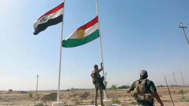ባንዴራ ኩርዳውያን ዘውርዱ ሰራዊት ዒራቕ