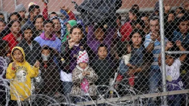 Abimukira bahunga ubukene, ubwicanyi n'urugomo mu bihugu byabo ku mupaka wa Amerika na Mexico