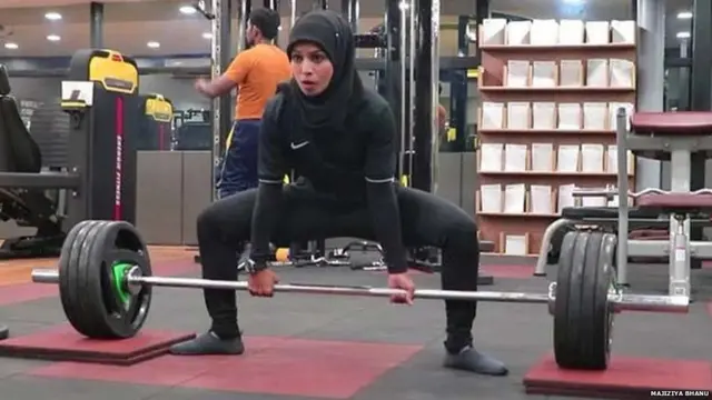 પાવર લિફટિંગની પ્રેક્ટિસ કરી રહેલાં મજિઝિયા