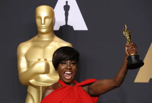 Віола Девіс отримала "Оскар" за роль у фільмі "Паркани"