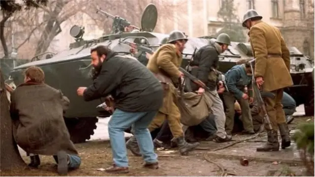 পূর্ব ইউরোপে গণতন্ত্রের জন্য বিপ্লবে শুধু রোমানিয়ানদের প্রাণ দিতে হয়েছে