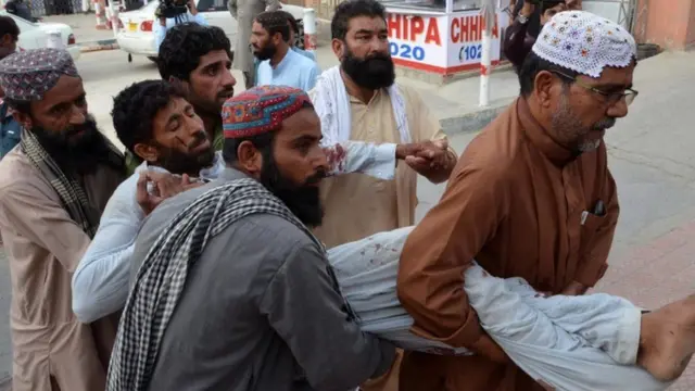 બ્લાસ્ટમાં ઘાયલ થયેલા શખ્સની તસવીર