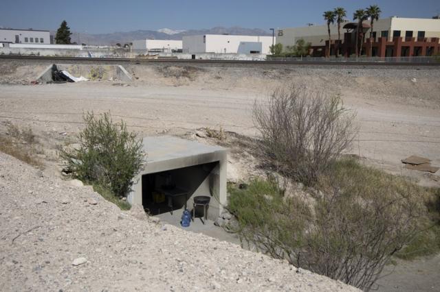 Entrada a un túnel en la zona de Ali Baba, al oeste del Strip, en Las Vegas, Nevada, Estados Unidos, el 29 de abril de 2023.