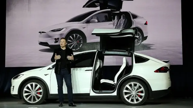 Carro Model X