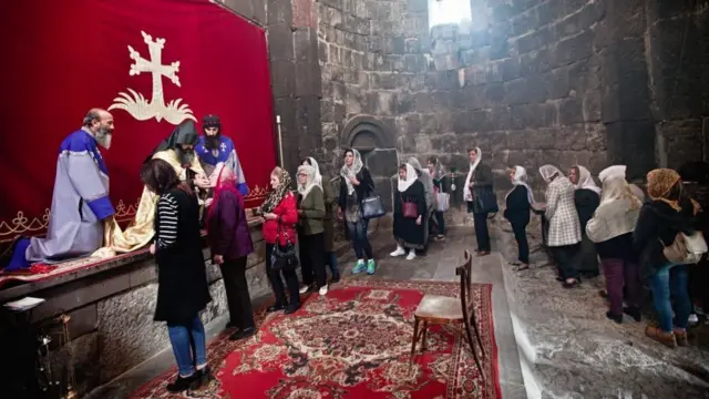церемония в монастыре Армении