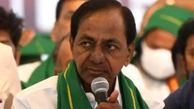 કેસીઆરે રવિવારે મુંબઈમાં મહારાષ્ટ્રના મુખ્ય મંત્રી અને શિવસેનાના પ્રમુખ ઉદ્ધવ ઠાકરે સાથે મુલાકાત કરી હતી. ત્યાર બાદ એનસીપીના પ્રમુખ શરદ પવાર સાથે પણ તેમની મુલાકાત થઈ હતી