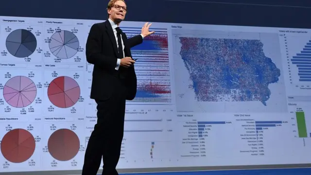 أليكندر نيك خلال مؤتمر