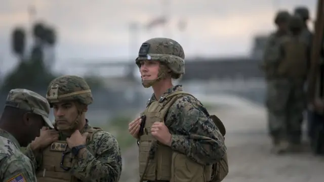 چهل و هفت درصد از نظامیان نظر مثبتی به ترامپ دارند