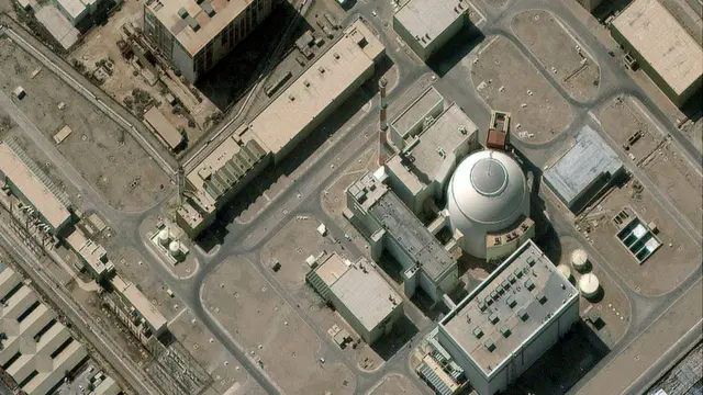 இரானின் புஷ்ஷெஹர் அணுமின் நிலையத்தின் செயற்கைக் கோள் படம்.