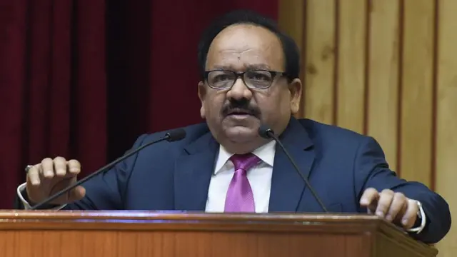 कोरोना के सात और टीके बना रहा है भारत: हर्षवर्धन