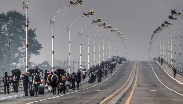 မြန်မာဘက်မှာ ကူးစက်မှုတွေ မြင့်တက်နေလို့ ထိုင်းဘက်က နယ်စပ်ထိန်းချုပ်ရေးကို တိုးလုပ်နေ