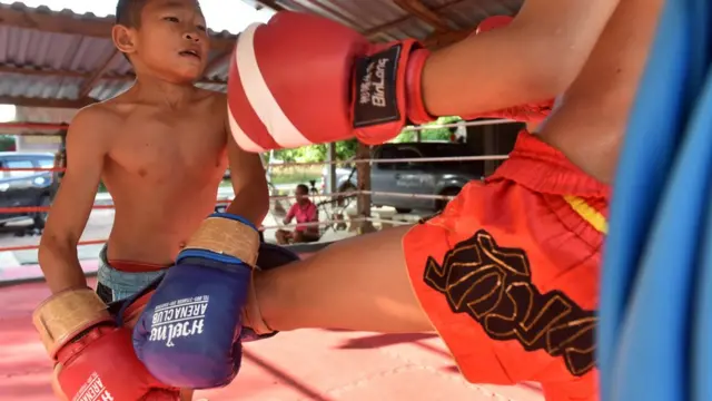 ภัทรชัยกำลังซ้อมชกมวย