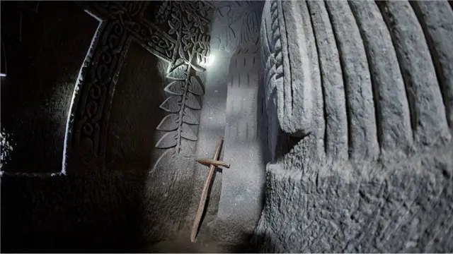 À Lalibela, on pense que l'intérieur et l'extérieur des églises ont été sculptés en même temps.