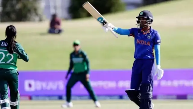 પૂજા વસ્ત્રાકર