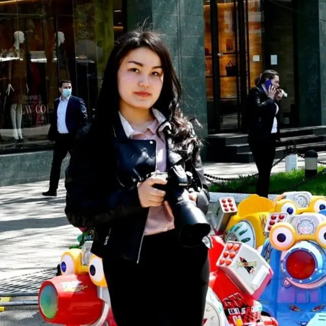 Rus swingers uy qurilishi porno video Ogil bolalar hojatxonasida yashirin kamera