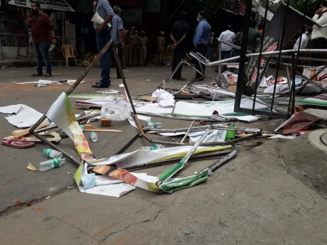 पक्षाची बैठक