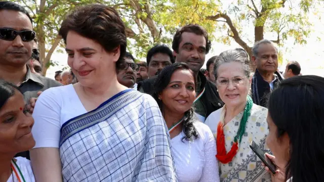 సోనియాగాంధీ, ప్రియాంకా గాంధీ