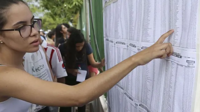 Aluna aponta para lista do Enem