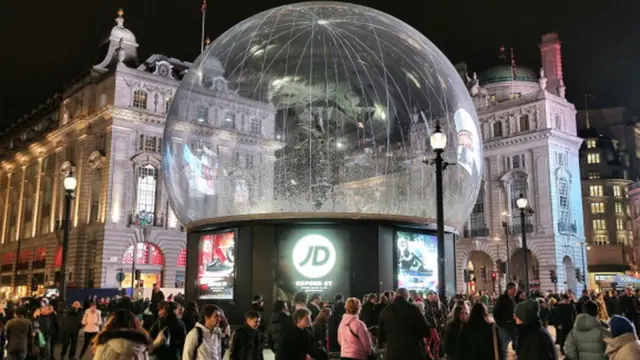 لندن میں برف باری