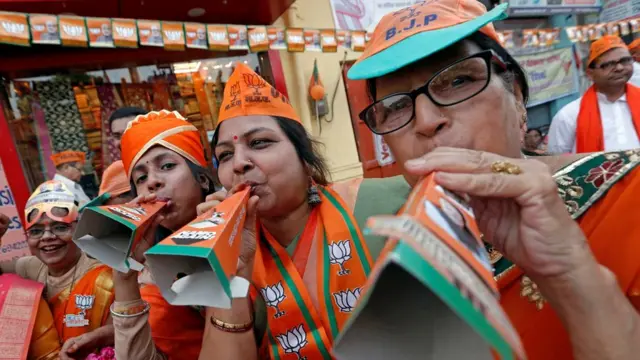 नरेंद्र मोदी का रोड शो