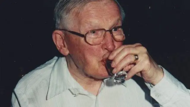 অ্যাড ডি লিউয়ের প্রয়াত বাবা