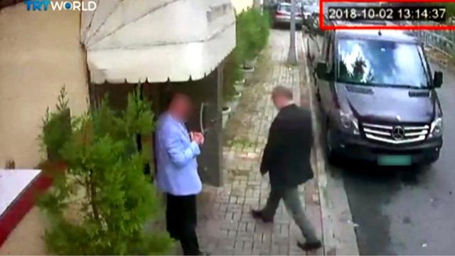 Imágenes de CCTV de Jamal Khashoggi llegando al consulado de Arabia Saudita en Estambul.