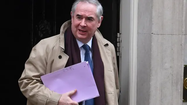 英国总检察长乔夫利·考克斯（Geoffrey Cox）