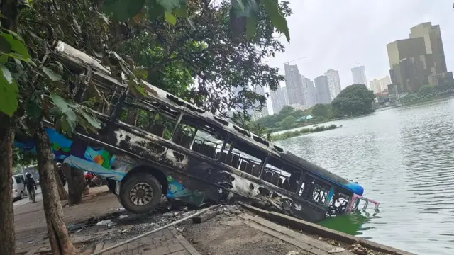 மஹிந்த ராஜபக்ஷ