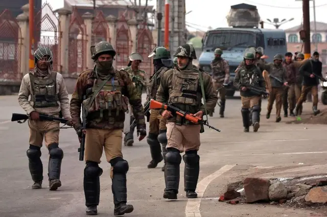 Kashmir, कश्मीर, कश्मीर में पाबंदी, कश्मीर में संचार प्रतिबंध, सूचना प्रतिबंध, ह्यूमन राइट्स वॉच