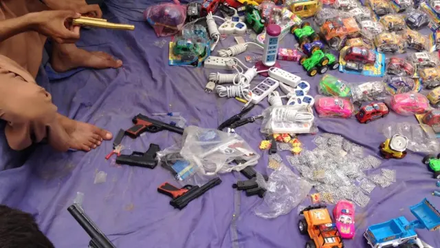 بندوق کھلونے