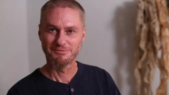 ஒரு நோக்கத்திற்காக தீவிர ஆபத்தை தான் எடுத்து செயல்படுத்துவதாக கூறுகிறார் ஃபிரிடே