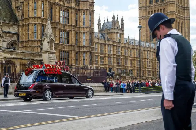 میٹرو پولیٹن پولیس آفیسرز