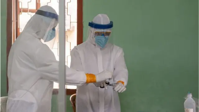 জেলা উপজেলা পর্যায়ের স্বাস্থ্যকর্মীদের মূলত সেফটি ট্রেনিং দেয়া হয়েছে।