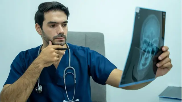 மருத்துவர்