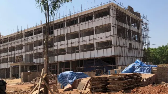 တရုတ်တွေ ဆောက်လုပ်နေတဲ့ ရွှေကုက္ကိုအိမ်ရာစီမံကိန်း