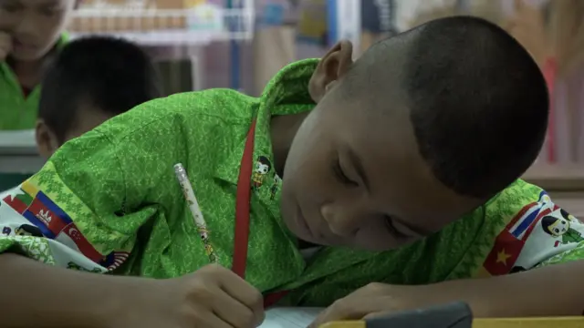 เด็กข้ามชาติ