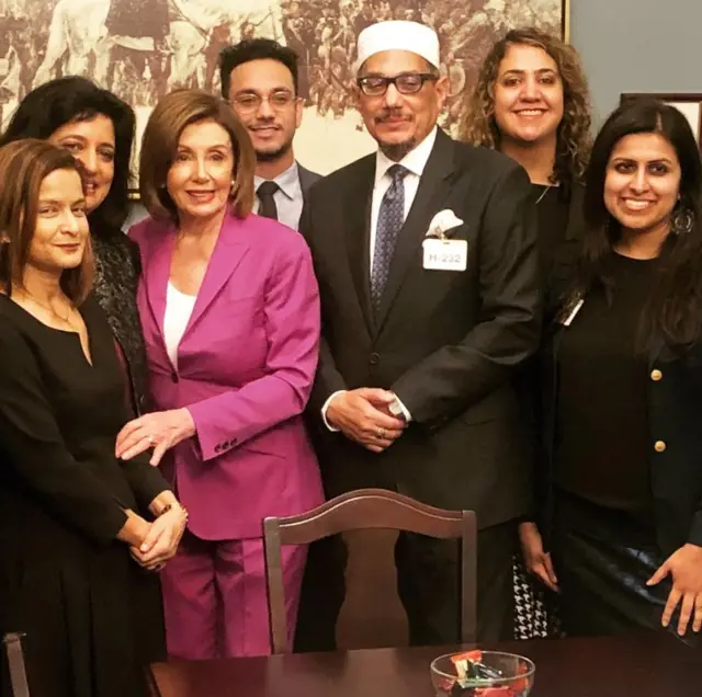 سپیکر نیسی پیلوسی کے ہمراہ