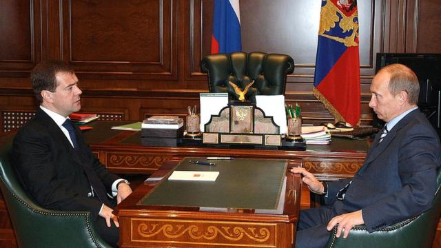 Президент Медведев и премьер-министр Путин (2009 год)